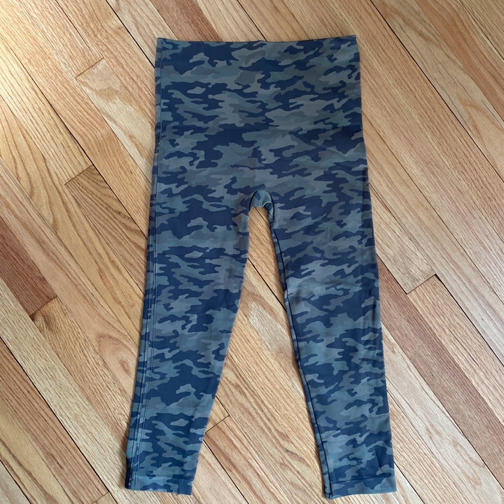Spanx Camo Cropped Leggings